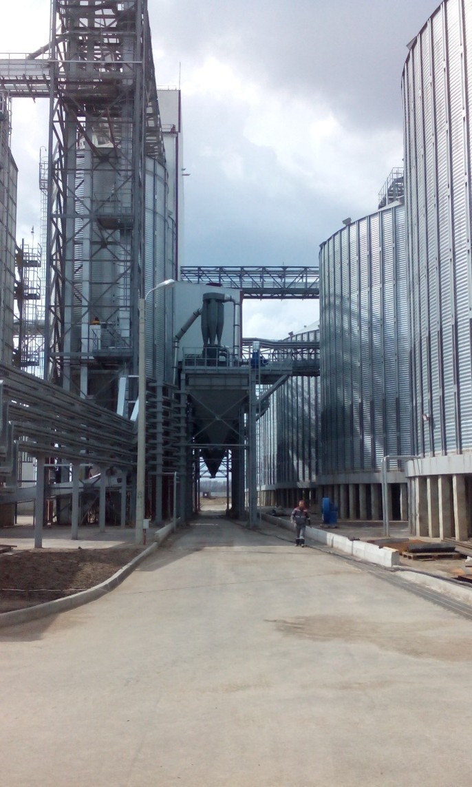 ООО «Орелагропродукт» Мощности для подработки, хранения и перевалки зерновых и масличных культур на 100 тыс. тонн единовременного хранения (зерновой склад вместимостью 100 тыс. тонн)